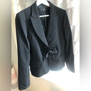 HOLT RENFREW | Two Pocket Blazer with Bow Detail | US 10 (fits like a 6-8)